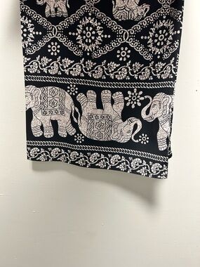 Black & White Elephant Print gaucho pants